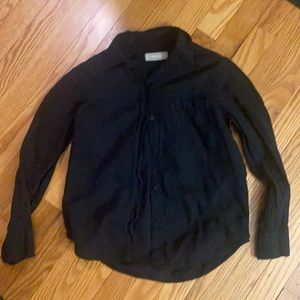 Everlane light cotton button down black